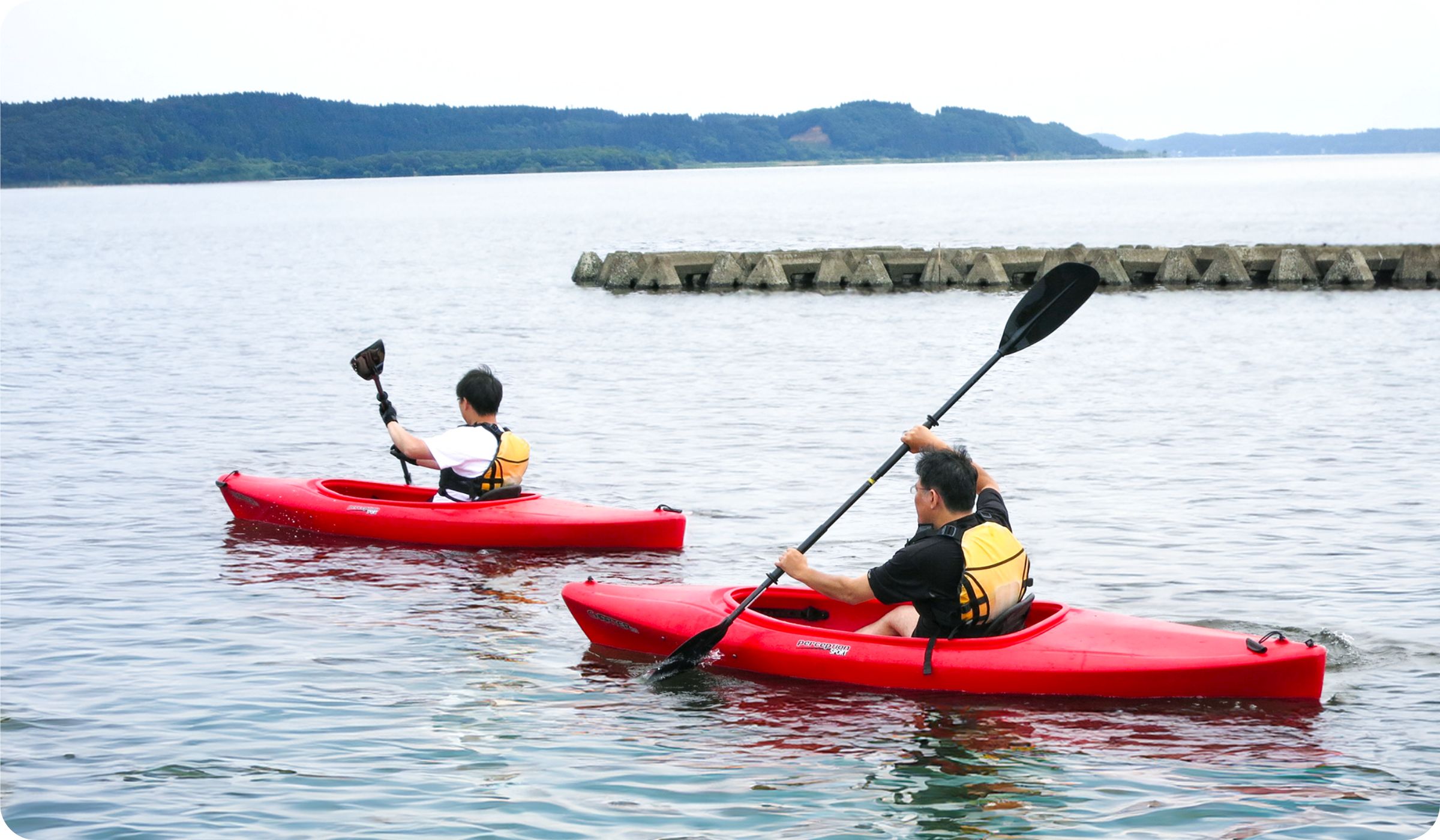 カヌー体験で雄大な湖を全身で体感する